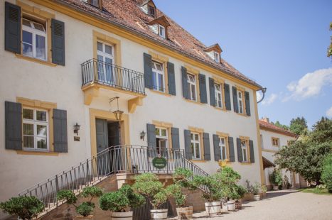 Summer Meditation Aussenansicht 1 467x310 - Summer Meditation