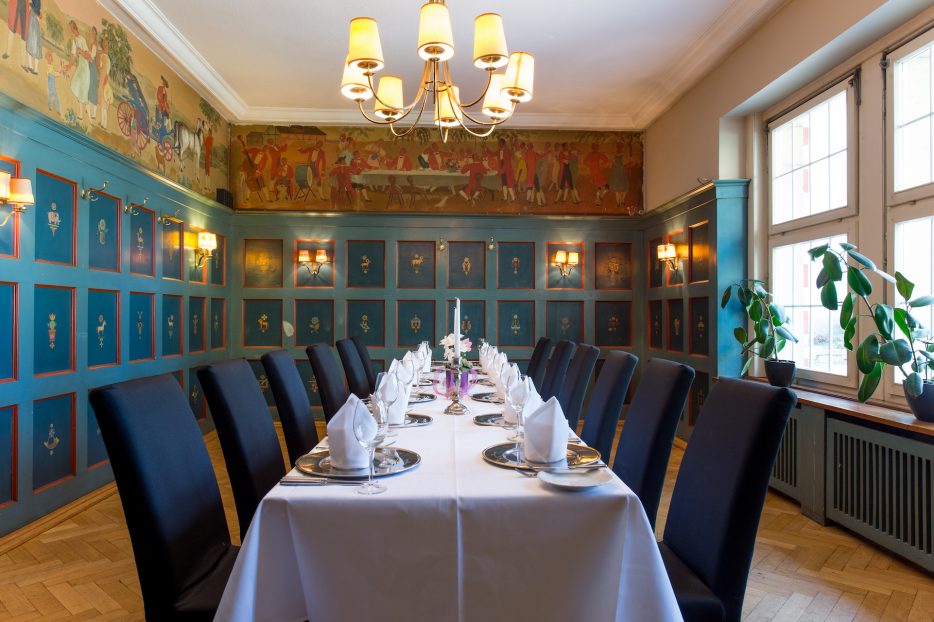 Summer Meditation Blauer Salon 1 934x622 - Summer Meditation